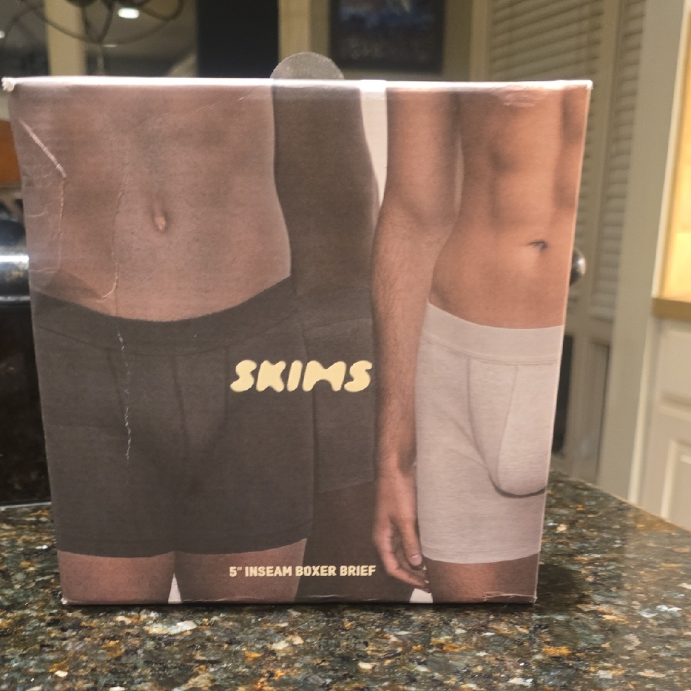 SKIMS Men's Boxer Briefs - Pink Grey Brown Sz Large.  NIB Box